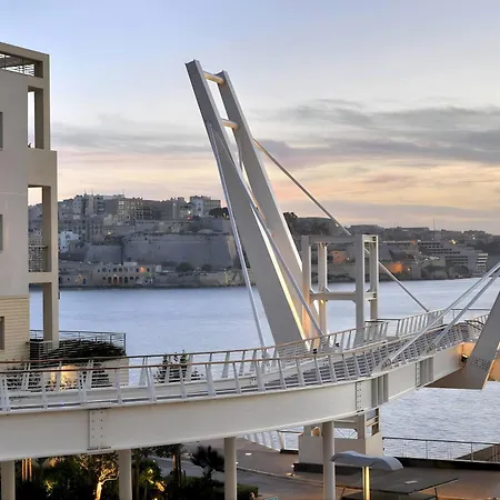 Stunning 2br Penthouse In Sliema