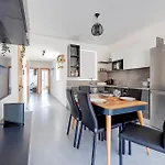 Apartment Stunning 2br Penthouse In By Buena Vista *