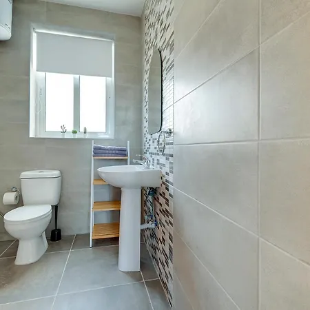 Stunning 2br Penthouse In Lägenhet Sliema