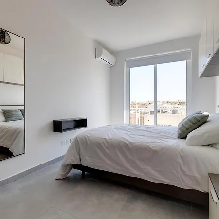 Stunning 2br Penthouse In * Sliema