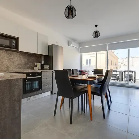 Stunning 2br Penthouse In Sliema