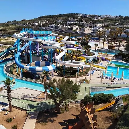 Stunning 2br Penthouse In Daire