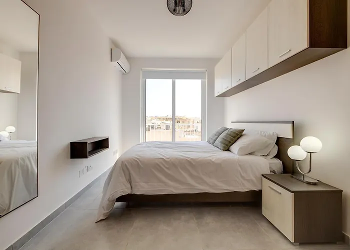 Apartament Stunning 2br Penthouse In *