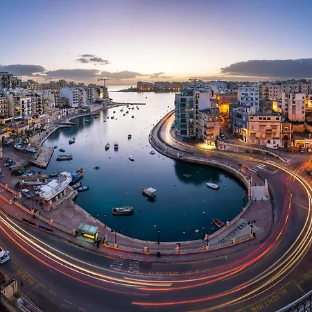Apartman Stunning 2br Penthouse In By Buena Vista Sliema
